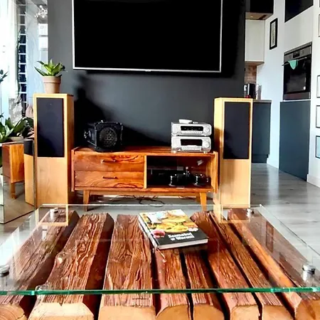 Apartament W Lesie Nad Rzeka *