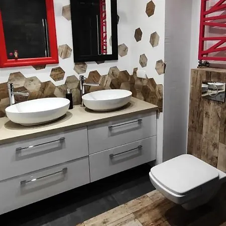 Apartament W Lesie Nad Rzeka Apartmán *